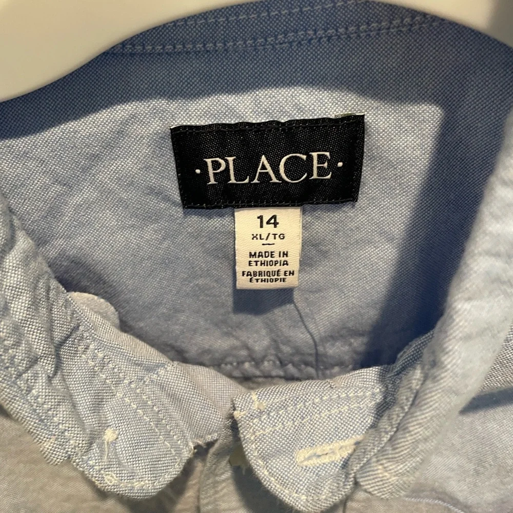 Childrens place button down - Picture 1 of 2